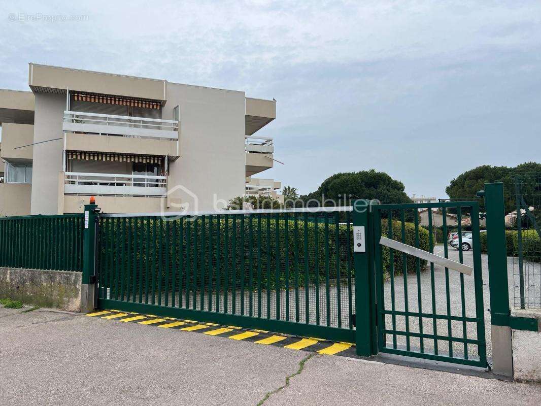 Studio rénové avec balcon et aperçu mer – Idéal investissement - photo 6