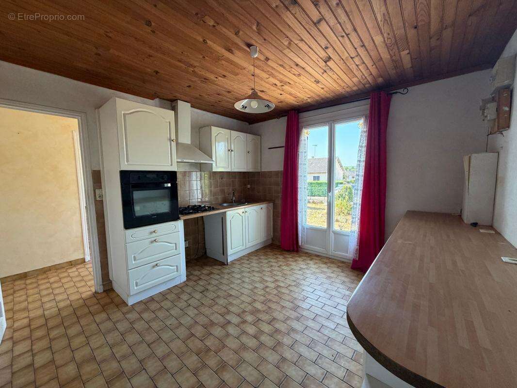Maison de plain-pied à rénover avec jardin - Manzac-sur-Vern - photo 7