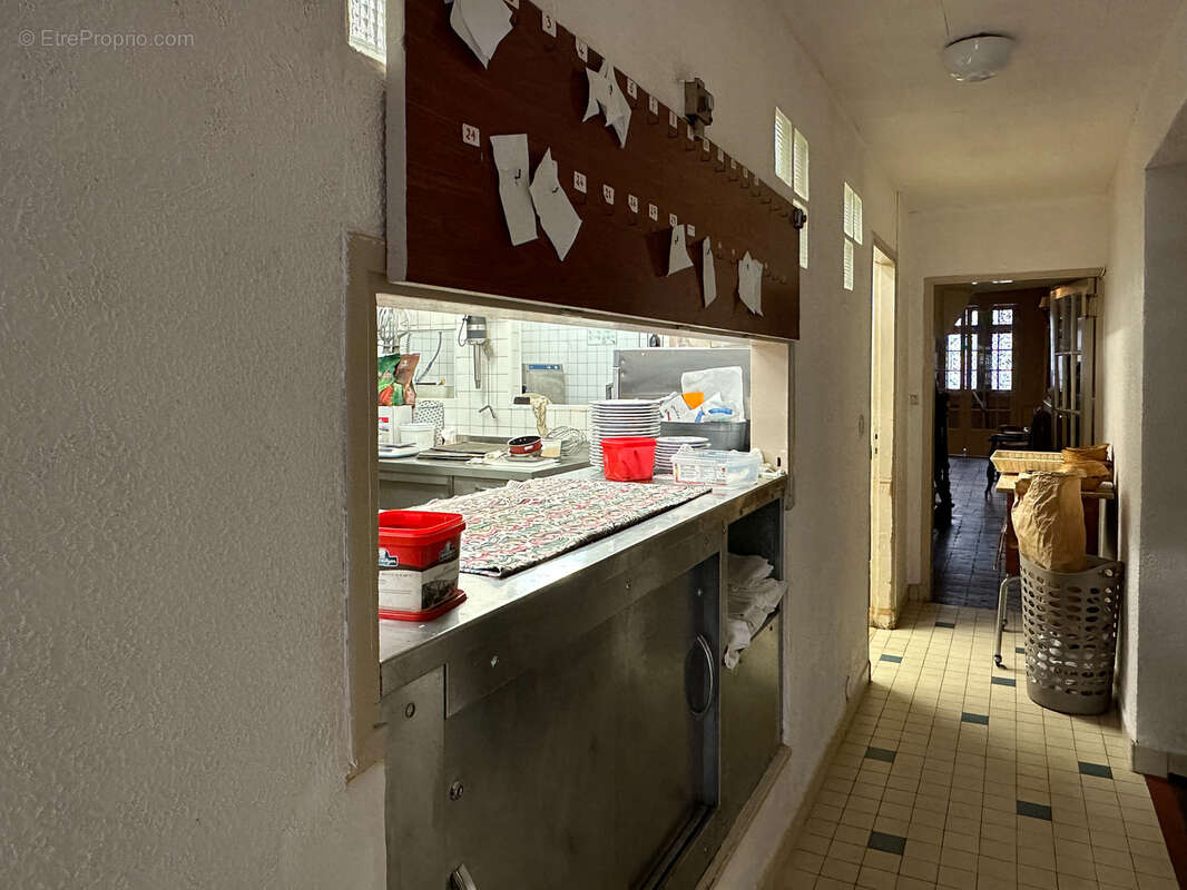 Commerce à PARAY-LE-MONIAL