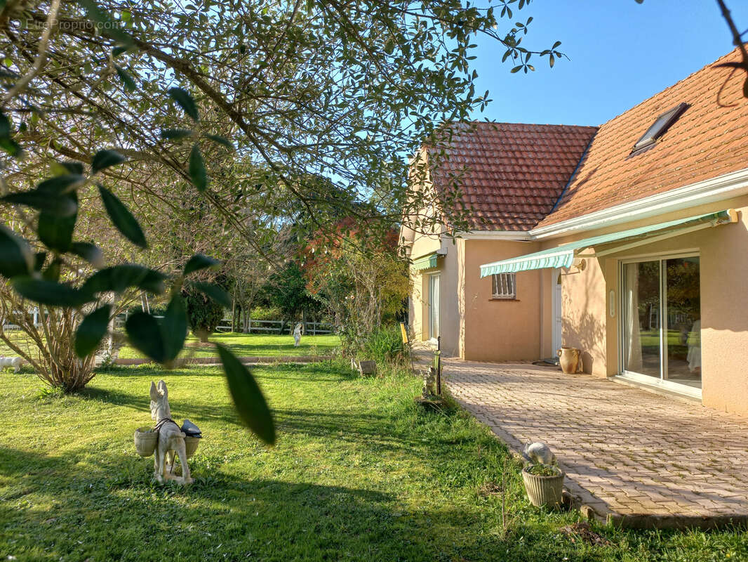 Maison à TRIE-SUR-BAISE