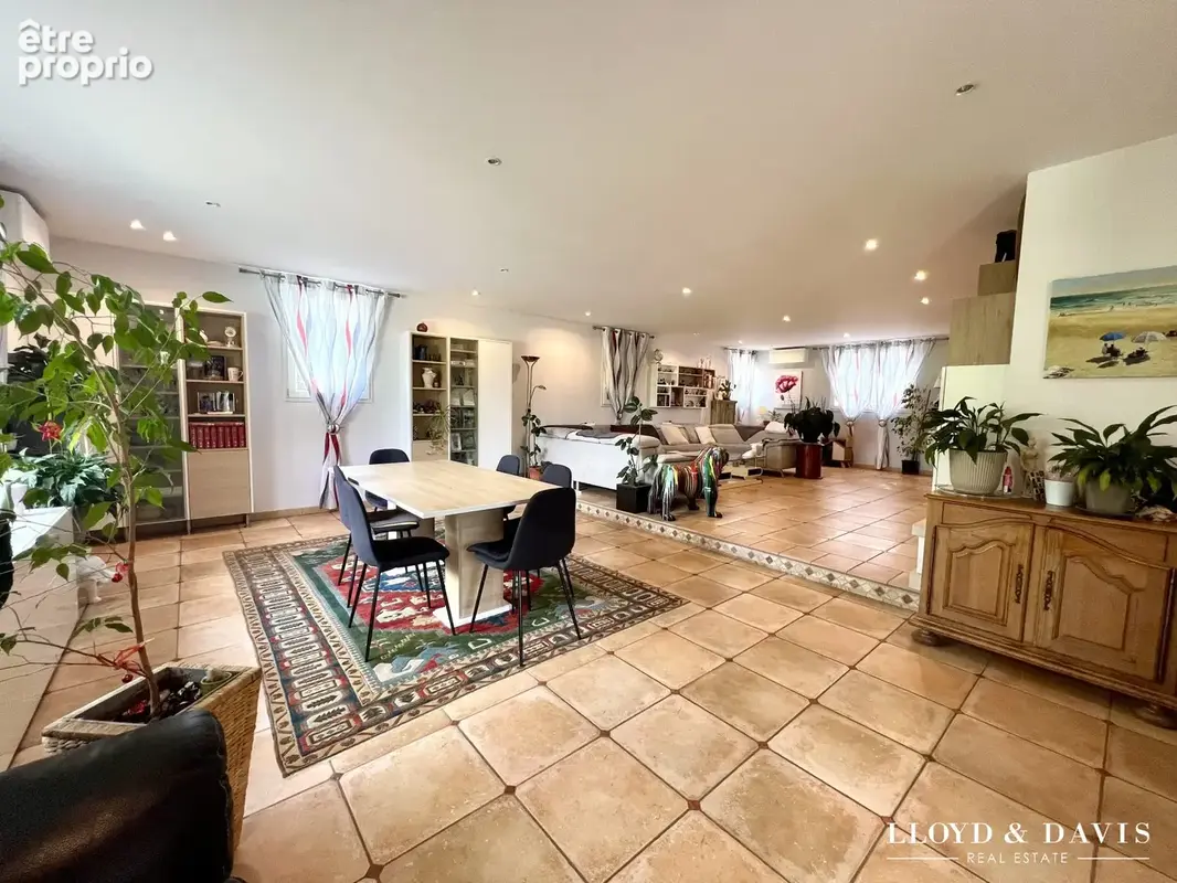 Maison 5 pièces 204 m² à vendre à Fayence (83440) - photo 5