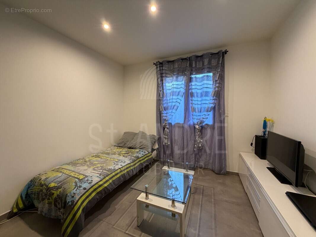 Maison à CHARNECLES