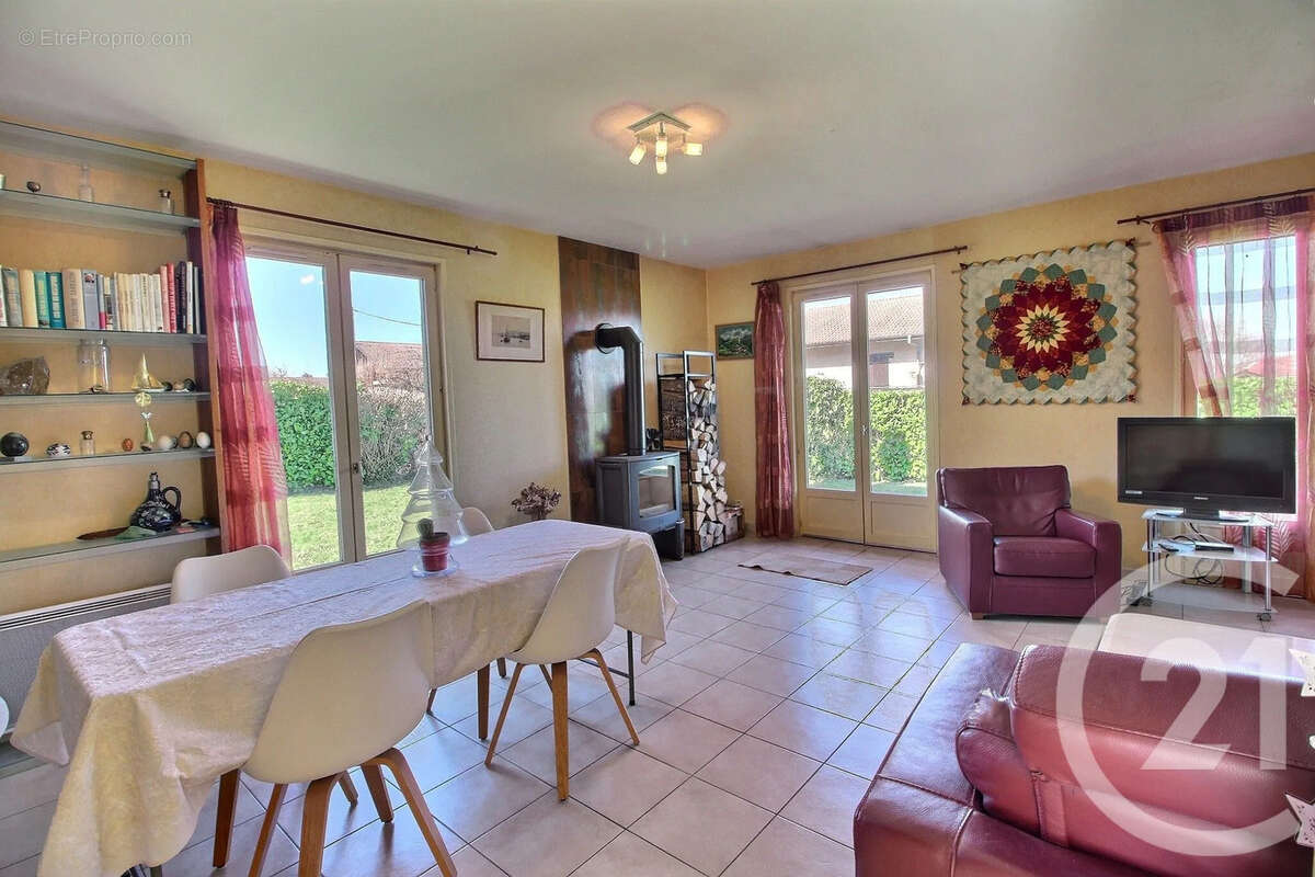 Maison à MAXILLY-SUR-LEMAN