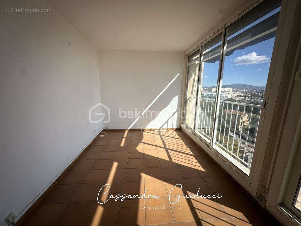 Appartement à MARSEILLE-15E