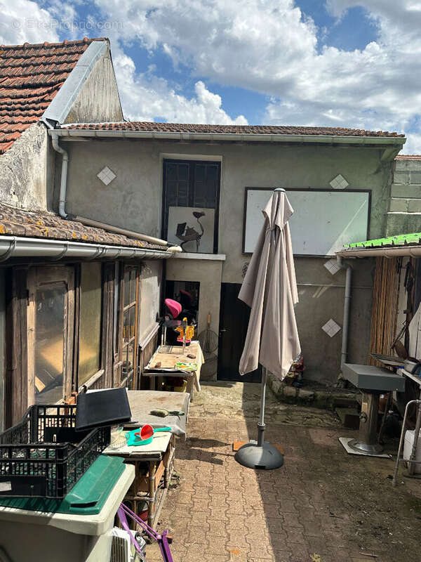 Maison à LE THILLAY