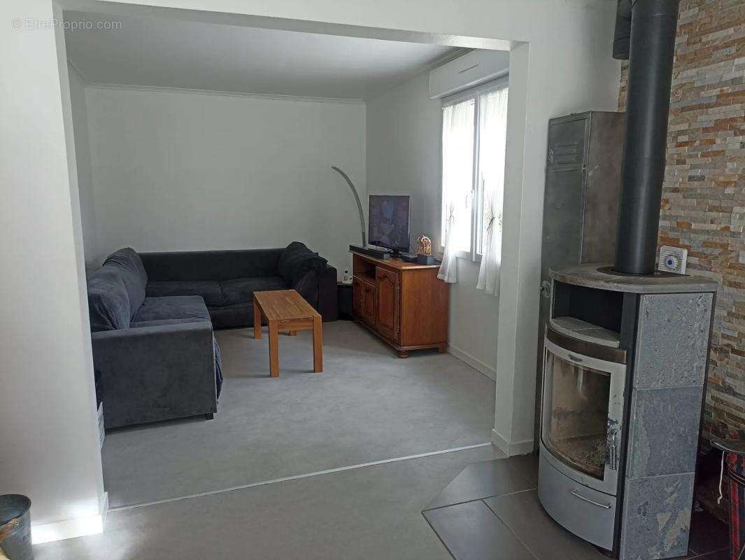 Maison à POMMERIT-LE-VICOMTE