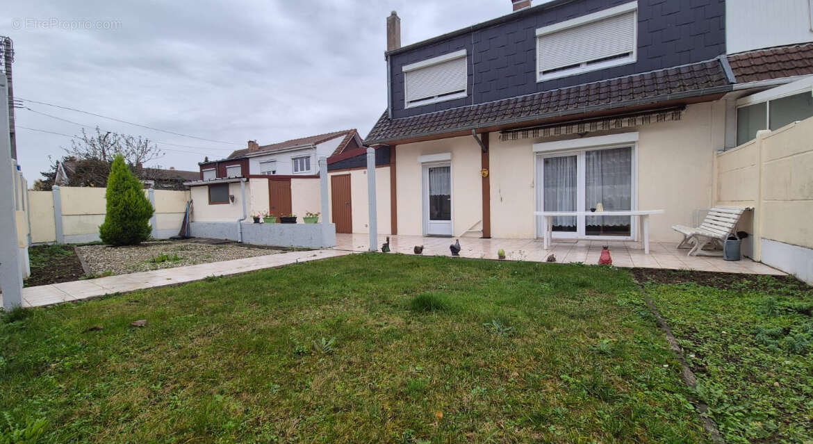 Maison à MONTIGNY-EN-GOHELLE