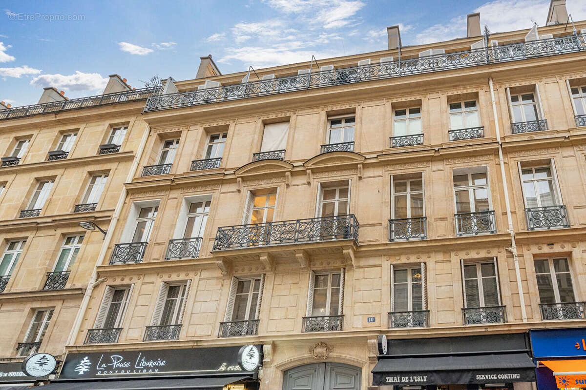 Appartement à PARIS-8E