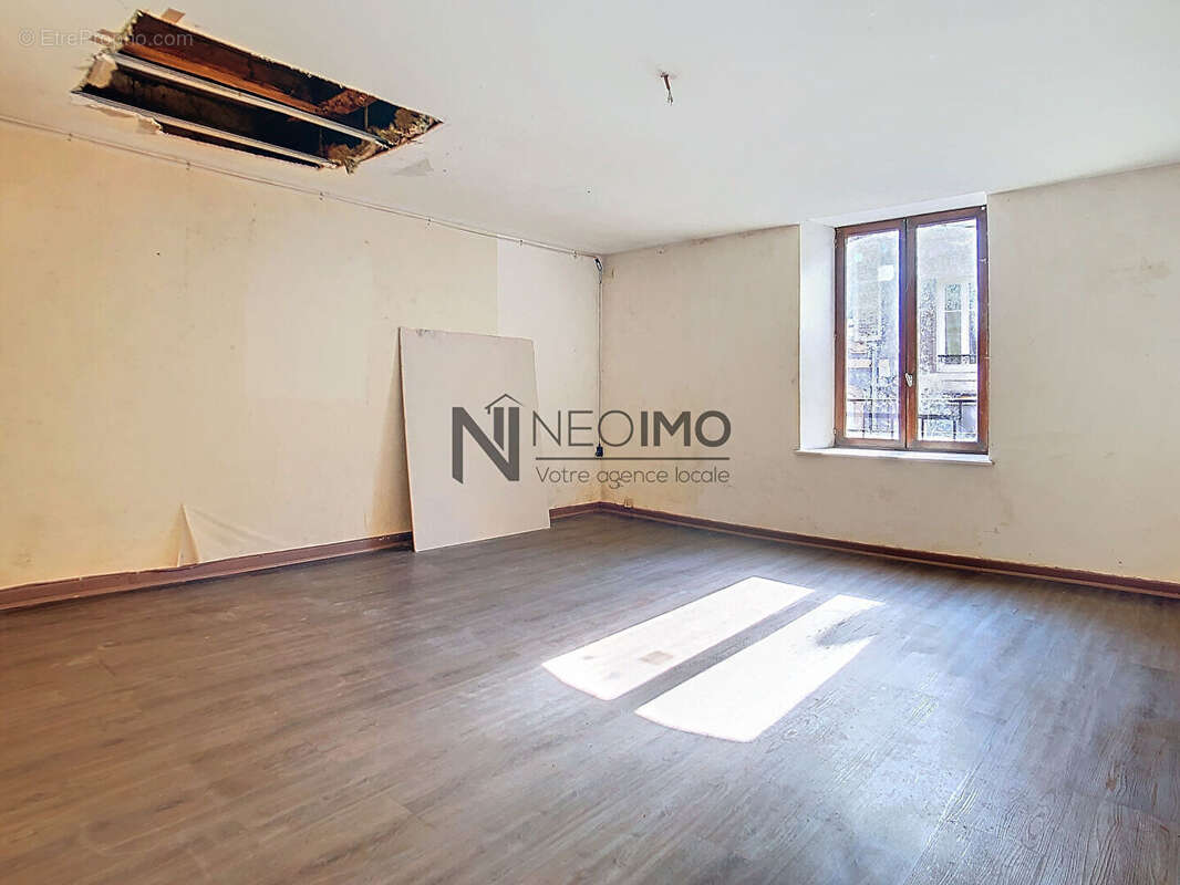 Appartement à NEUFCHATEAU