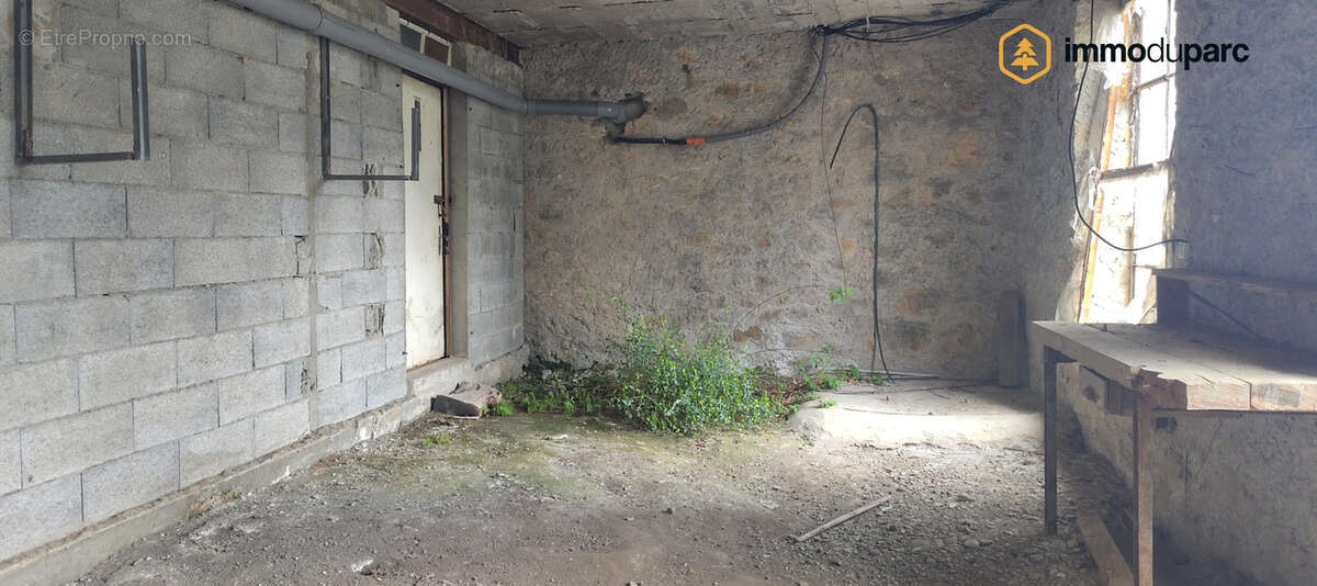 Maison à LESCHERAINES