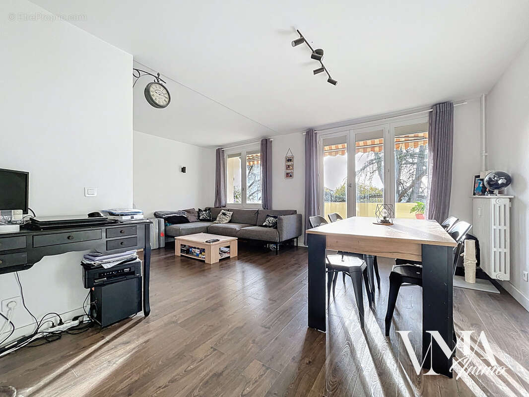 Appartement à CHAMPAGNE-AU-MONT-D'OR