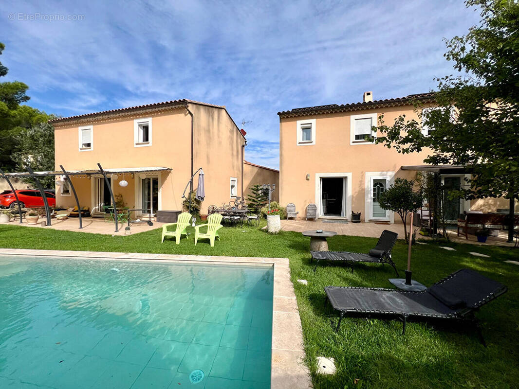Maison à SAUVETERRE