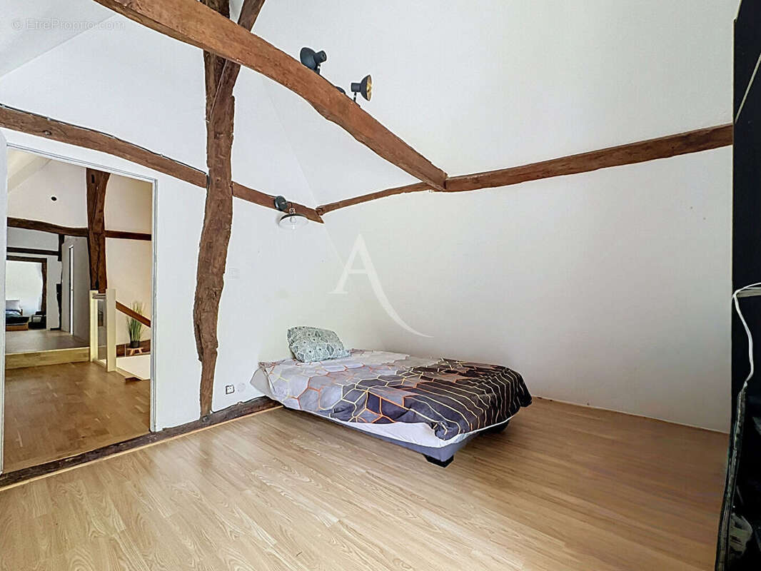 Une maison de caractère dans un environnement privilégié à Beaufort en Anjou - photo 9