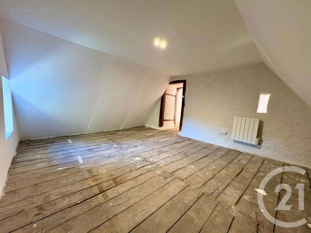 Maison à LA CROISILLE-SUR-BRIANCE