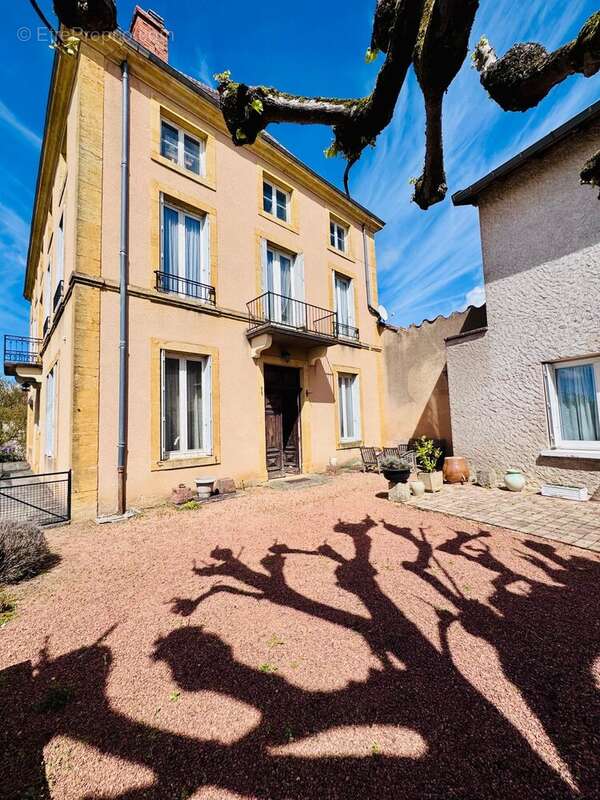 Maison à FLEURY-LA-MONTAGNE