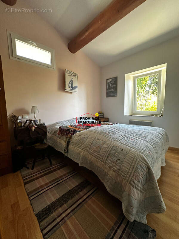 Maison 191 m² à Taulignan  - photo 6