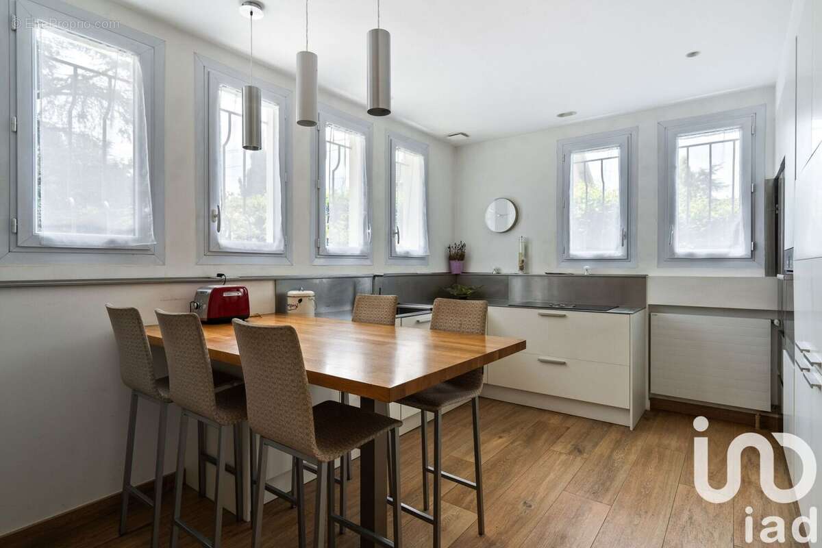 Photo 6 - Maison à DARDILLY