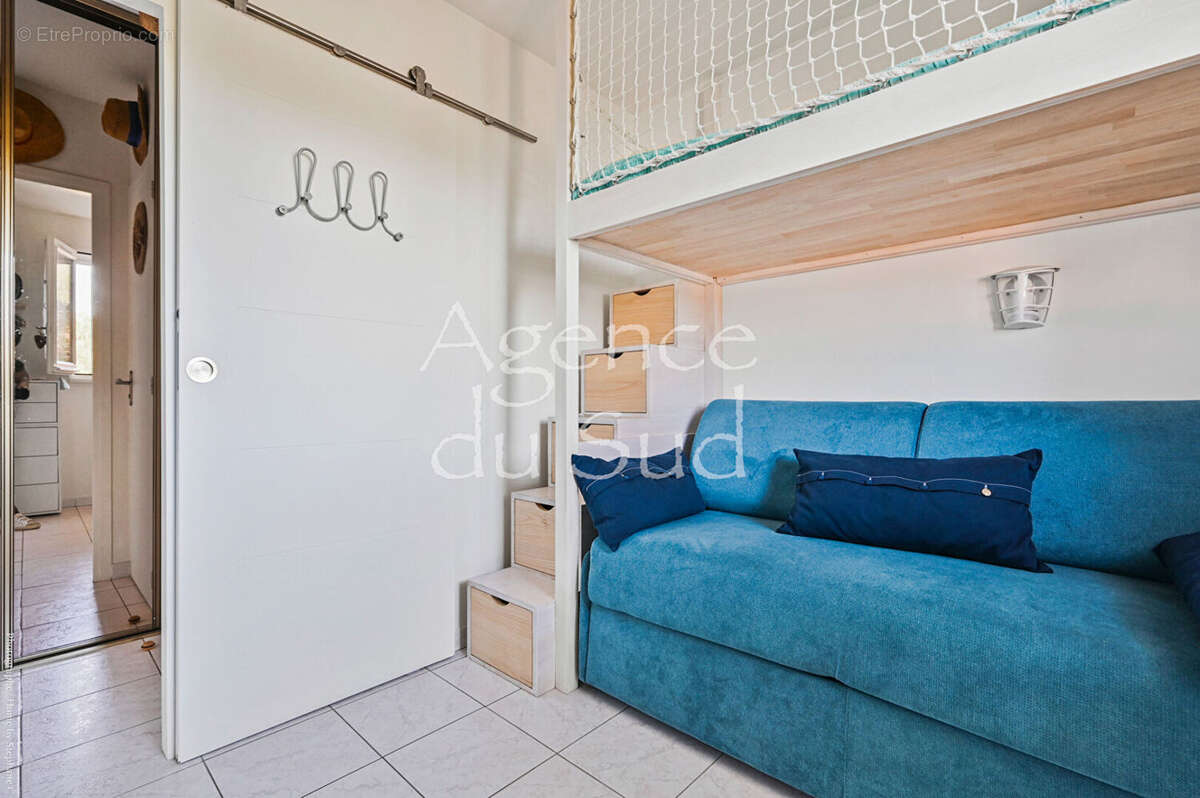 Appartement à SAINT-CYR-SUR-MER