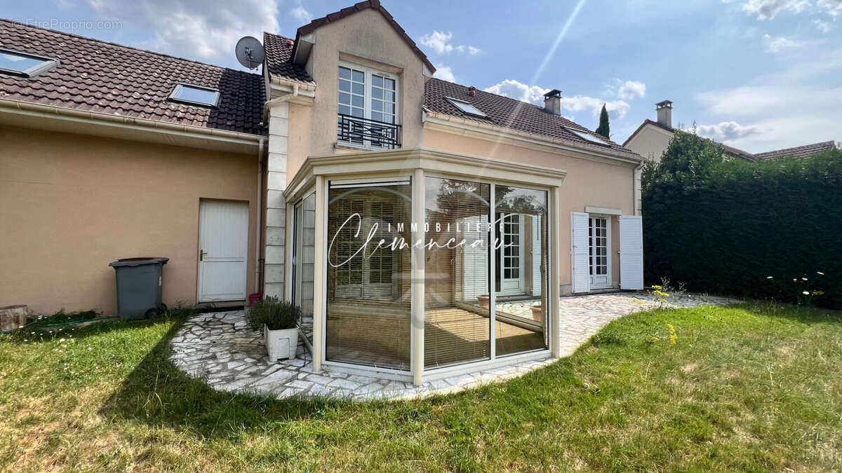 Maison à VERNEUIL-SUR-SEINE