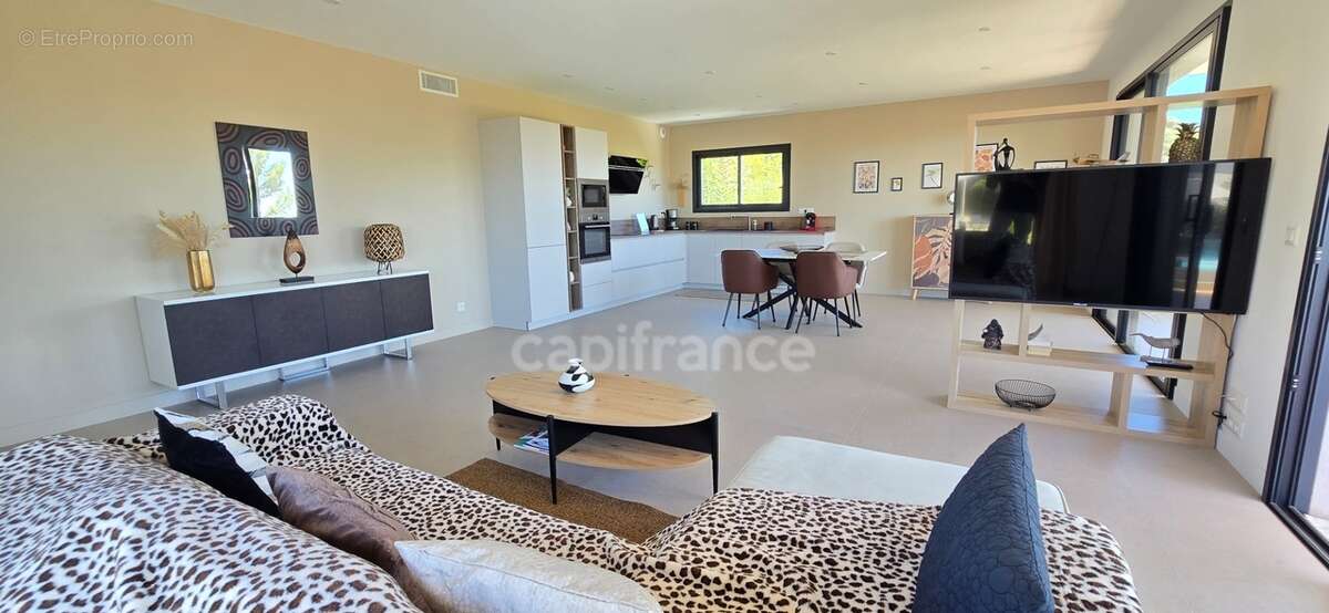 Appartement à vendre 4 pièces BANDOL (83) + 2 parkings + terrasse - photo 4