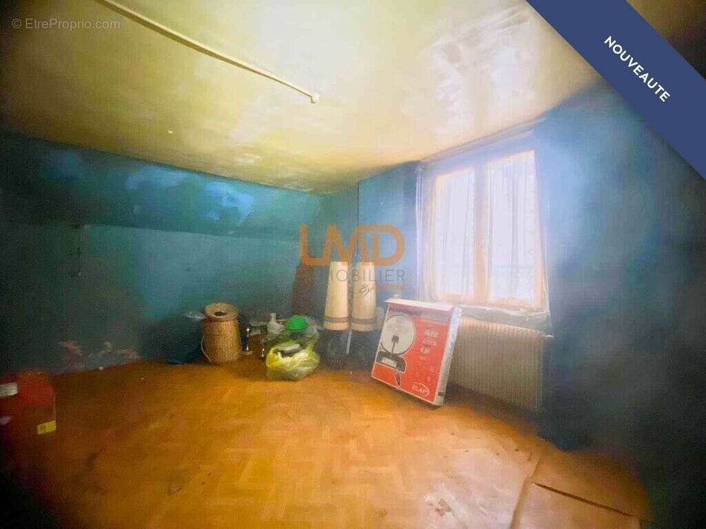 Maison à SARGE-SUR-BRAYE