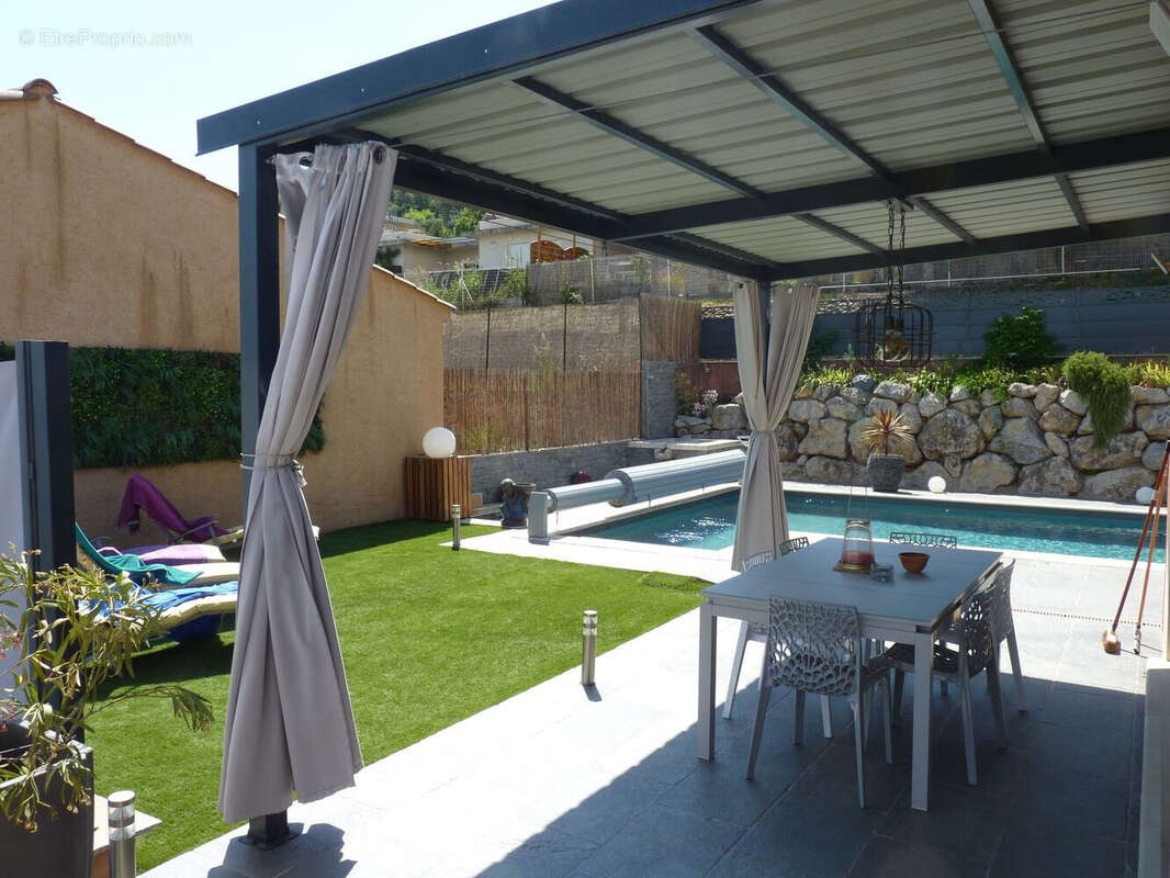 Maison à SAINTE-TULLE