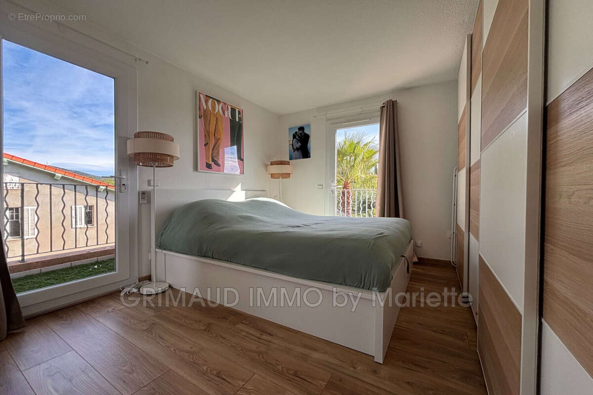 Appartement à GRIMAUD