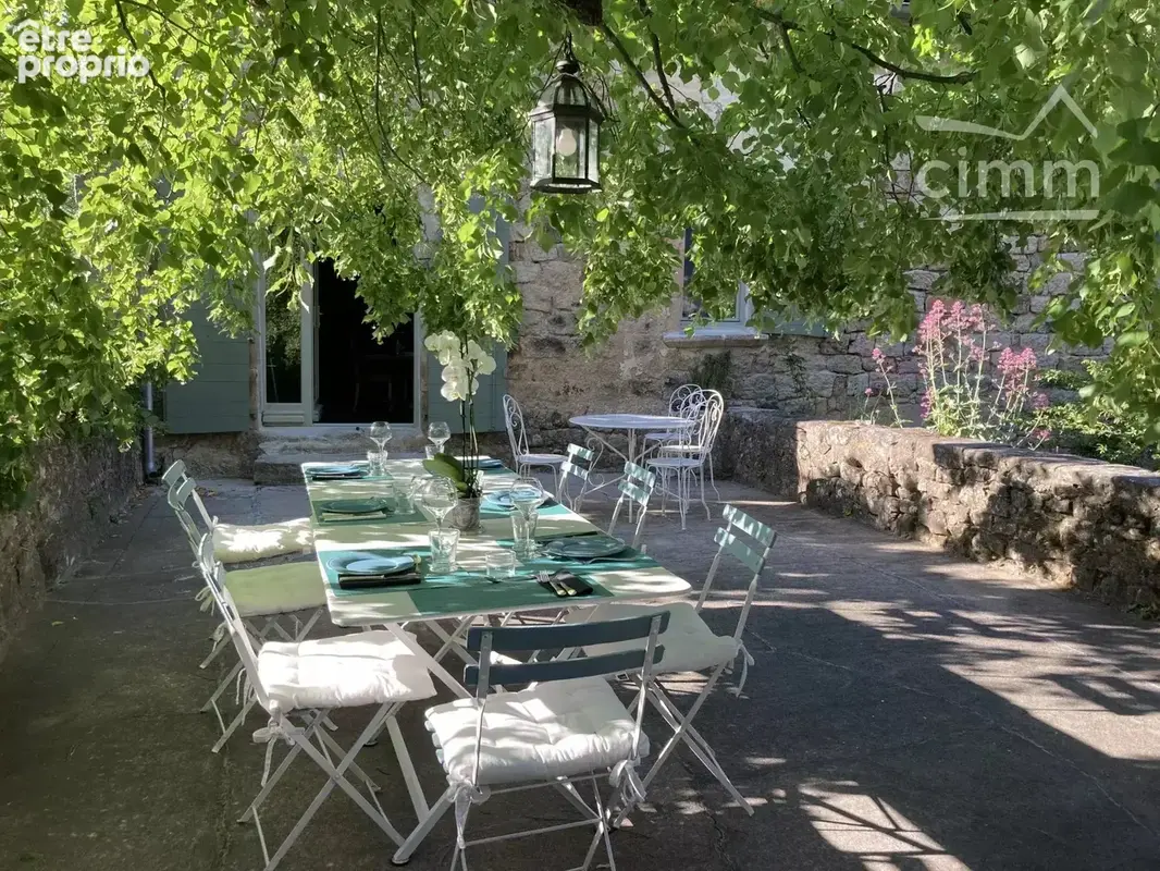 Bâtisse historique entièrement rénovée en chambres d'hôtes de standing (Sud Ardèche) - photo 2
