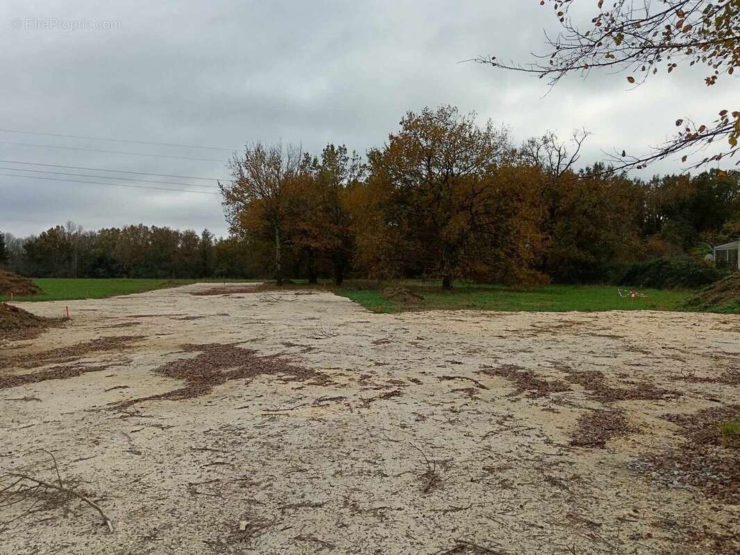 Terrain à FONTCOUVERTE