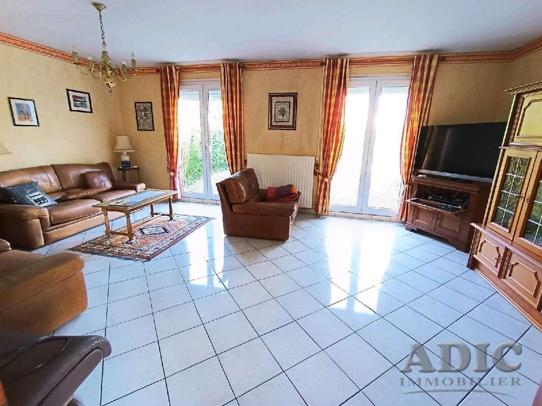 Maison à DAMMARTIN-EN-GOELE