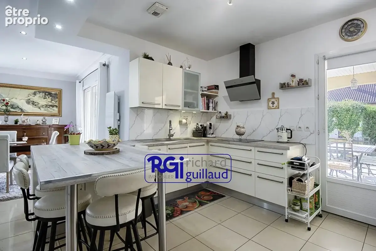 Maison plain-pied 133 m², 4 ch. Garage + Terrain clos de 1 065 m² - photo 8