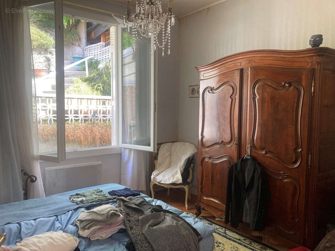 Axat, maison 3 chambres, grand séjour, terrasse, véranda, garage. - photo 10