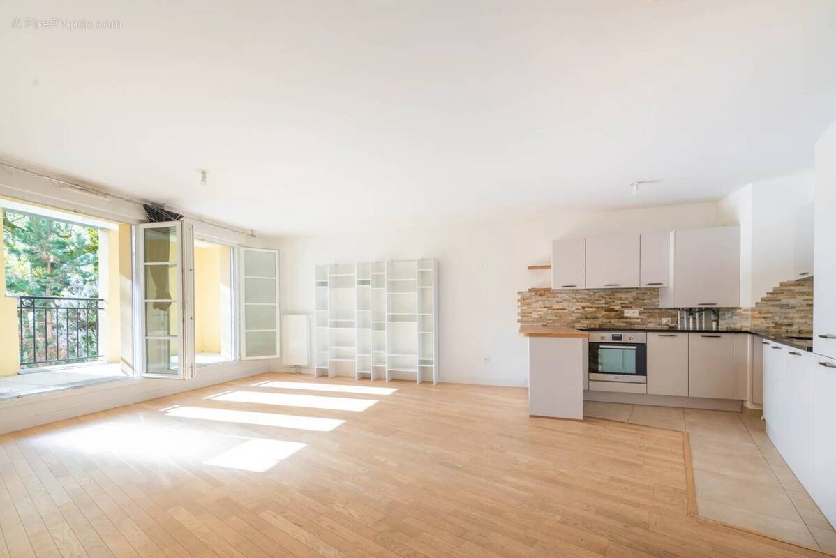 Appartement à LE PLESSIS-ROBINSON