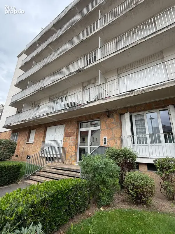à Orléans : appartement 4 pièces avec 2 places parking et balcon traversant ascenceur - photo 13
