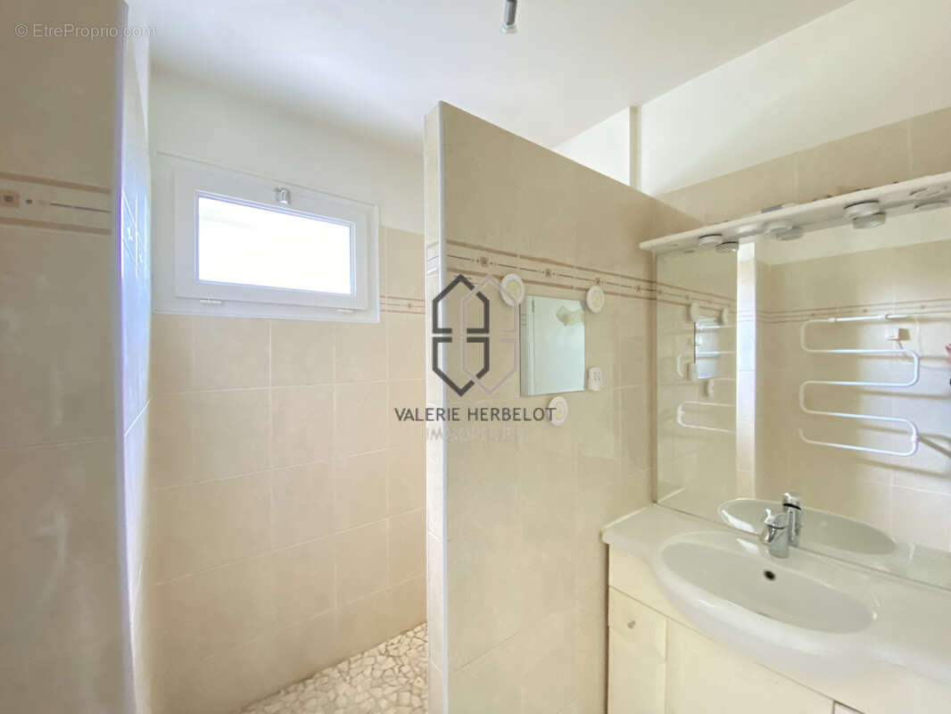 Appartement à CHENNEVIERES-SUR-MARNE