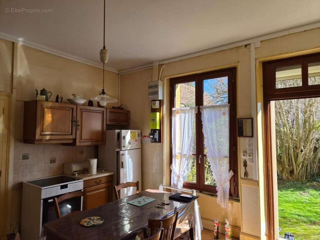 Maison 153 m² à Saint-Bonnet-De-Rochefort  - photo 5