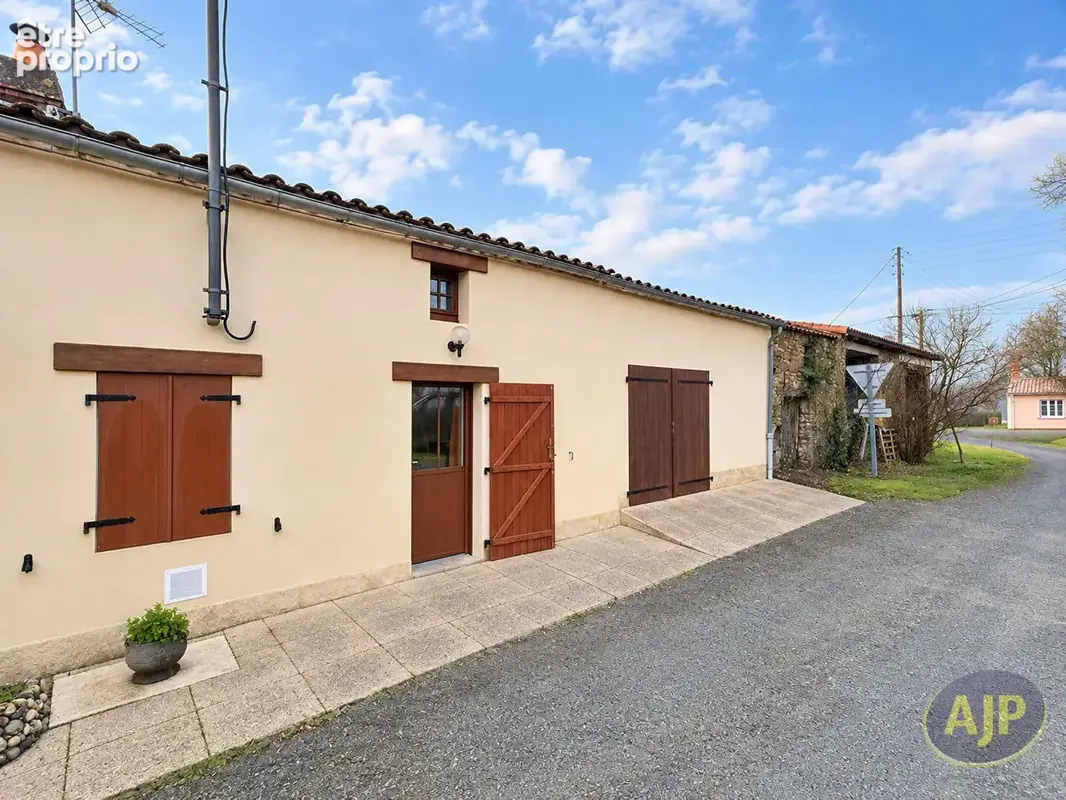 Maison à MONTAIGU