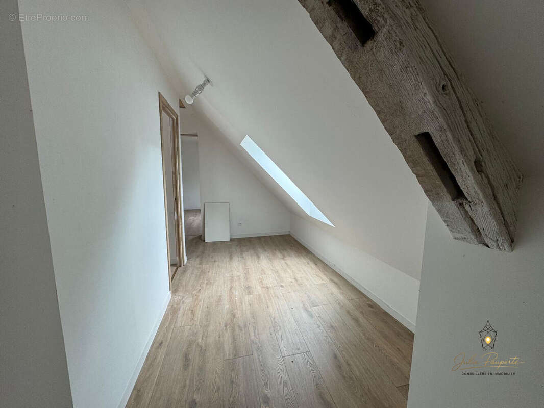 Maison 131 m² à Chateau-Renard  - photo 36