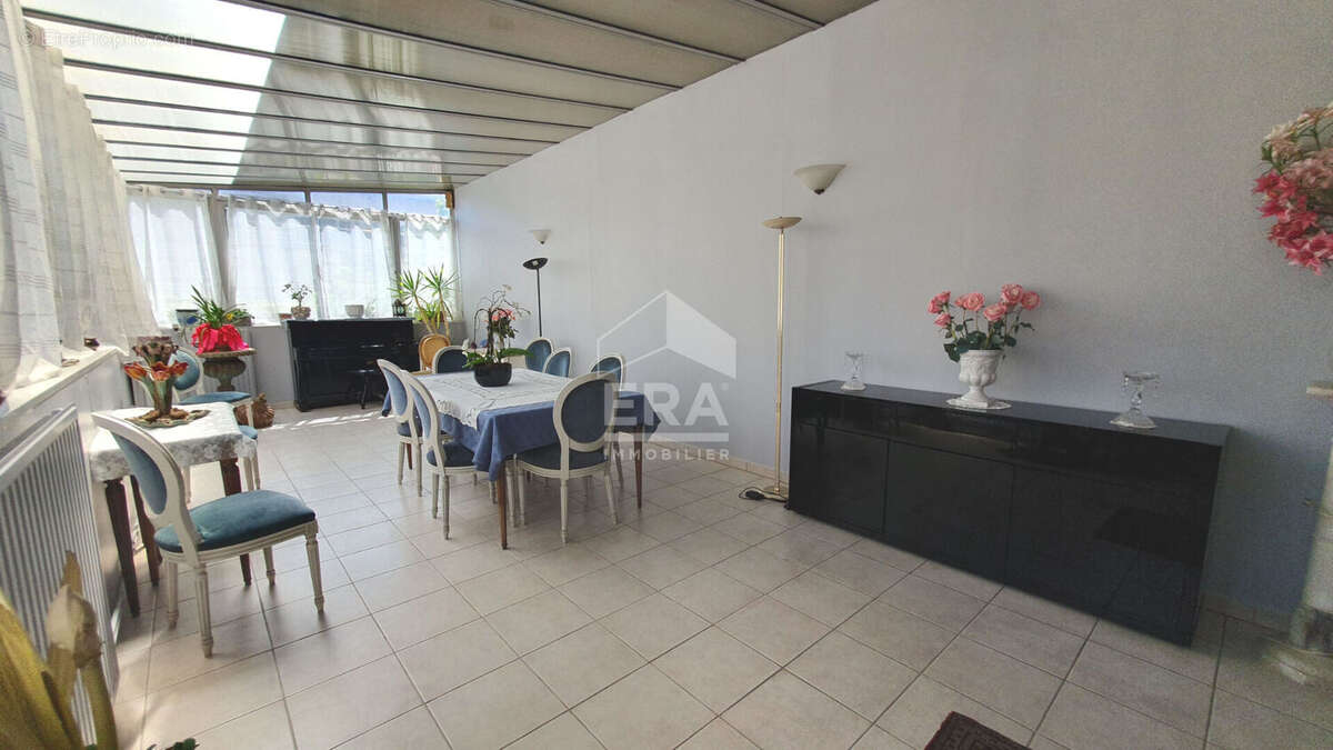 Maison à SAINT-MAUR-DES-FOSSES