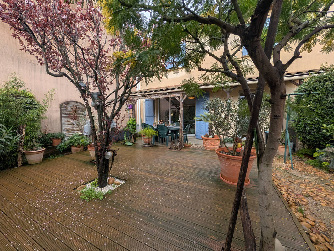 Maison à MORIERES-LES-AVIGNON