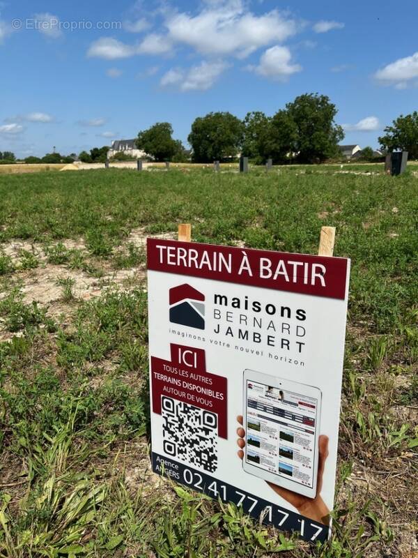 Terrain à SAINT-AUGUSTIN-DES-BOIS