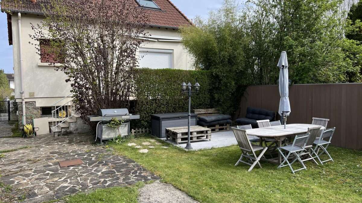 Maison à LES CLAYES-SOUS-BOIS