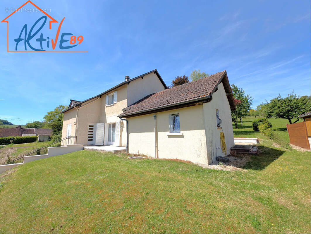 Merry-La-Vallée entre Toucy et Aillant-Sur-Tholon, maison de 195m2 habitable avec sous-sol sur jardin de 1360m - photo 2