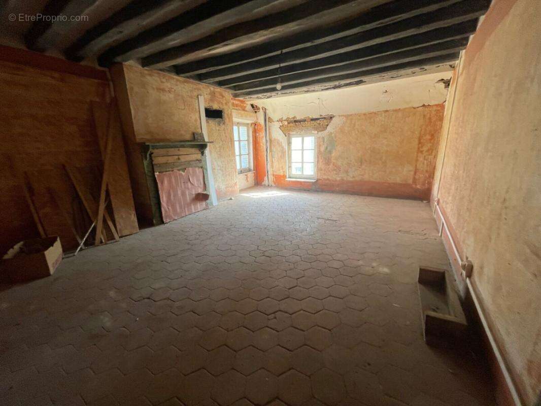 Maison à LA FERRIERE-AU-DOYEN