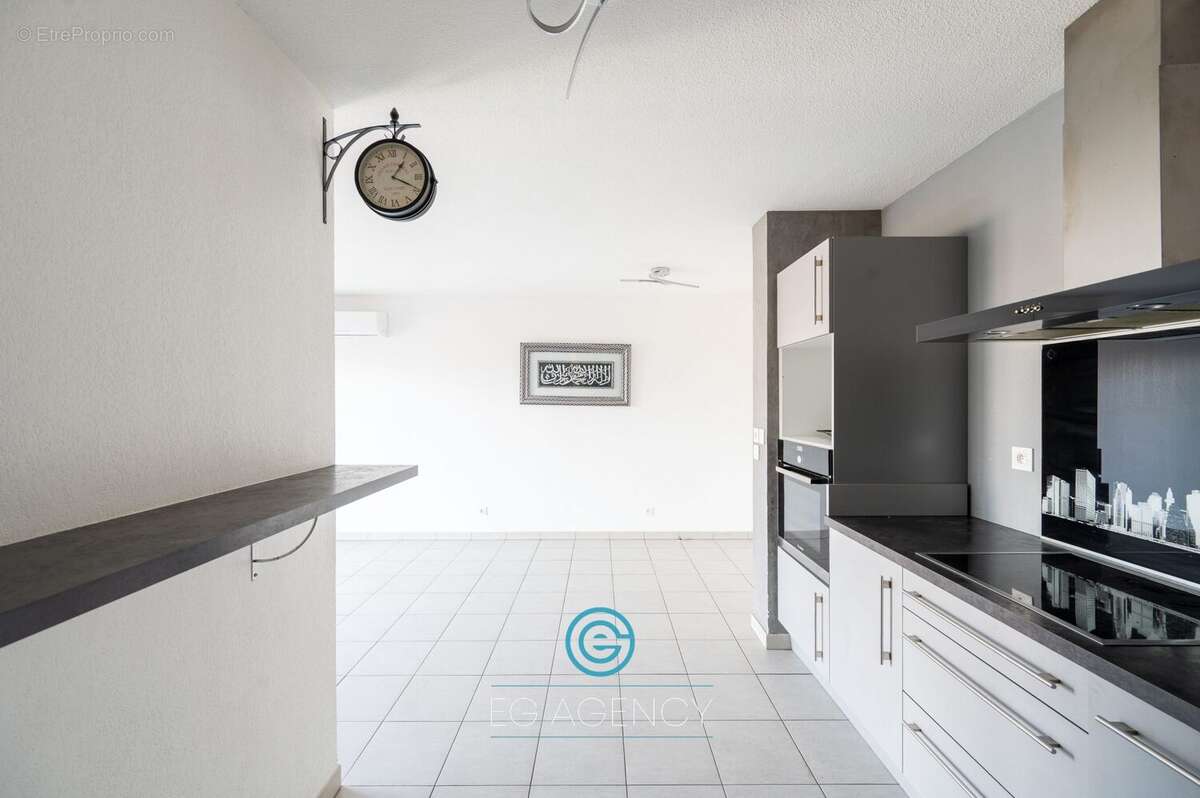 Appartement à MARSEILLE-3E