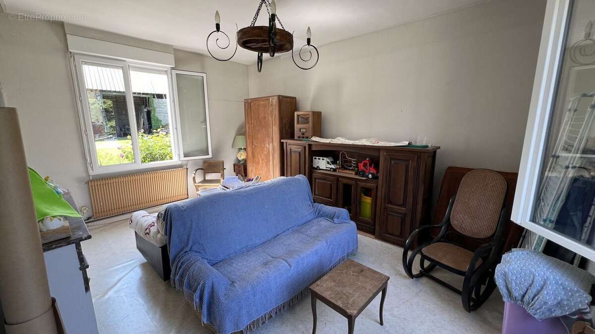 Maison à DAMERAUCOURT