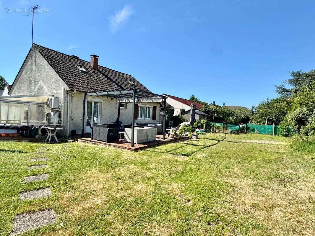 Maison à LE CHATELET-EN-BRIE