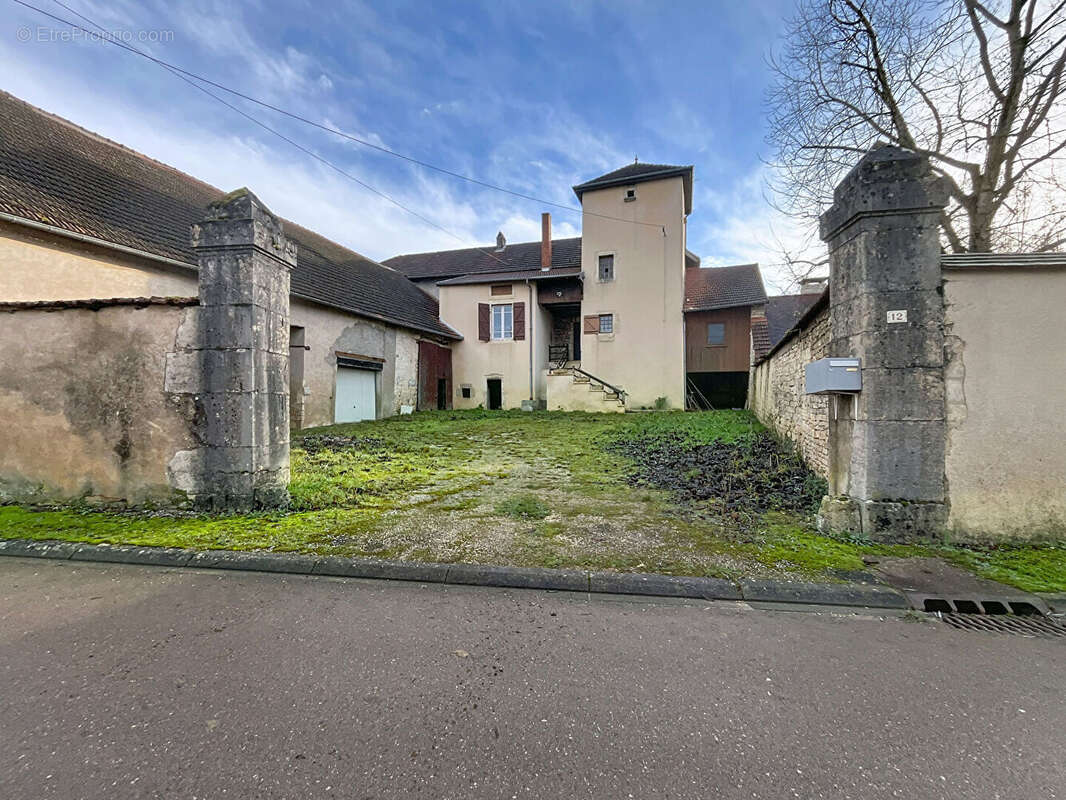Maison à SAINT-MAURICE-SUR-VINGEANNE