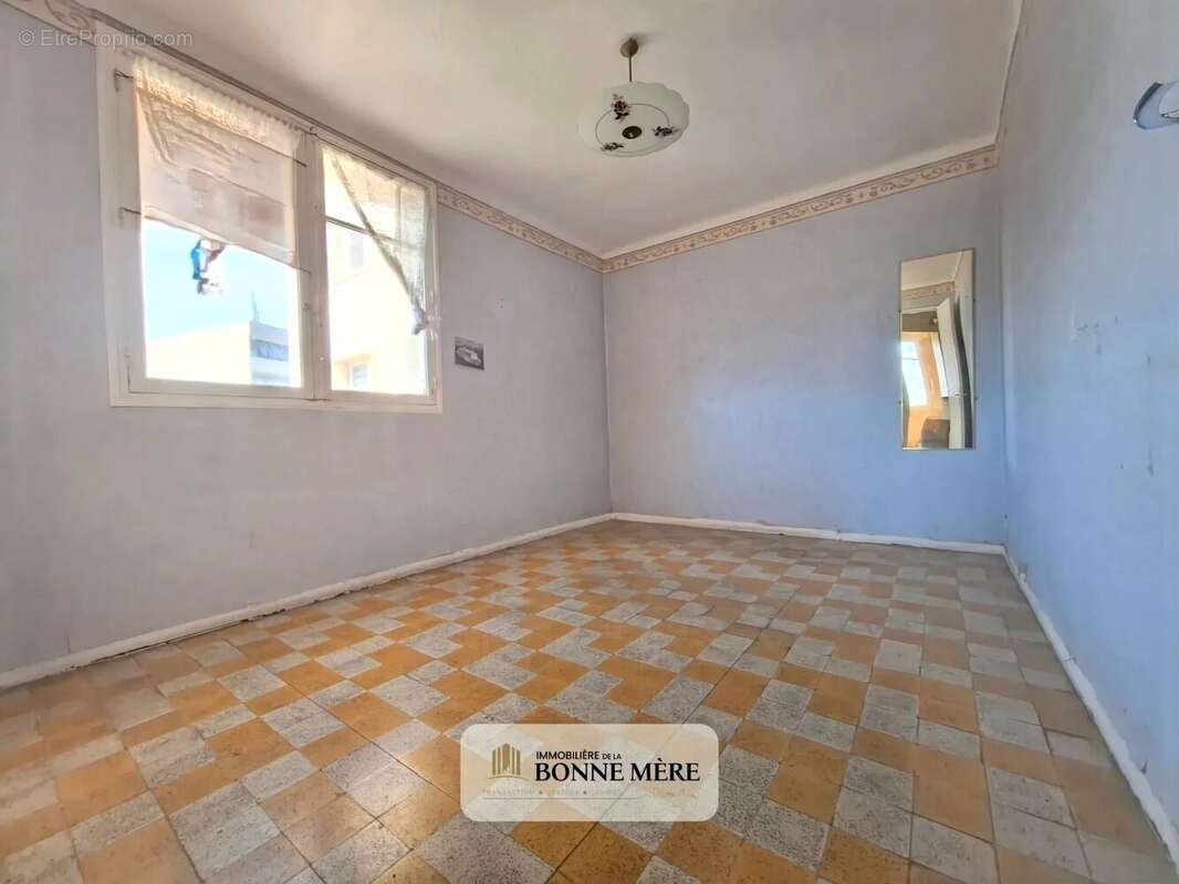 Appartement à MARSEILLE-9E