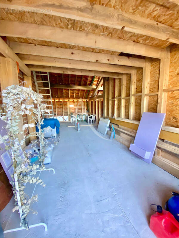 Maison à MARCILLY-EN-VILLETTE